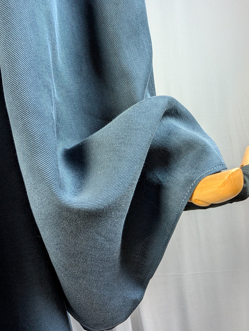 Abaya „Tencel Elegance“ – 4 m Saum