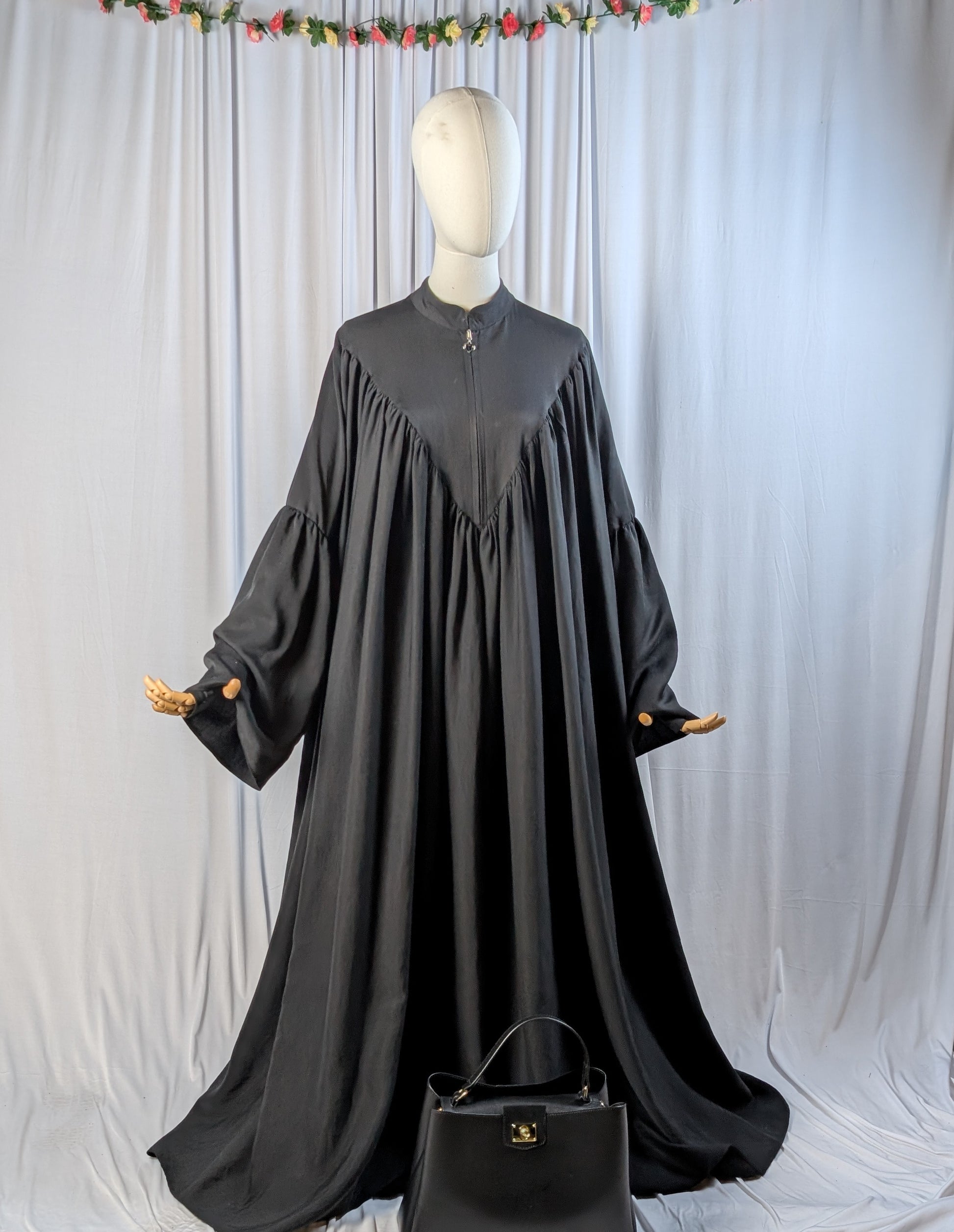 Abaya „Tencel Elegance“ – 4 m Saum